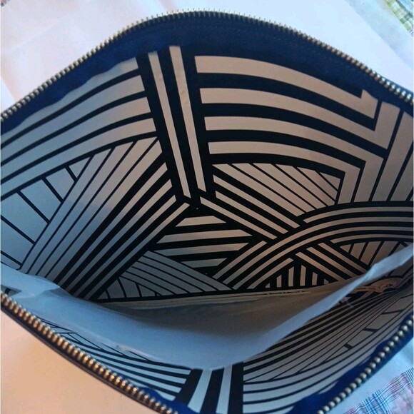 OTG Twenty Four Seven Number 8 Limited Edition Bag MSRP $79 - Picture 8 of 8